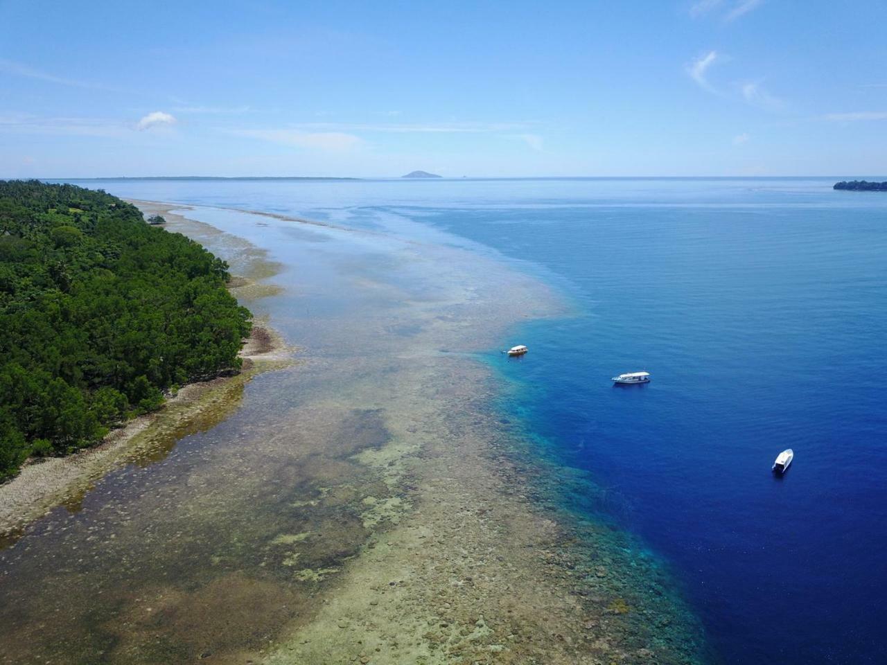 Bunaken Sea Garden Resort Экстерьер фото