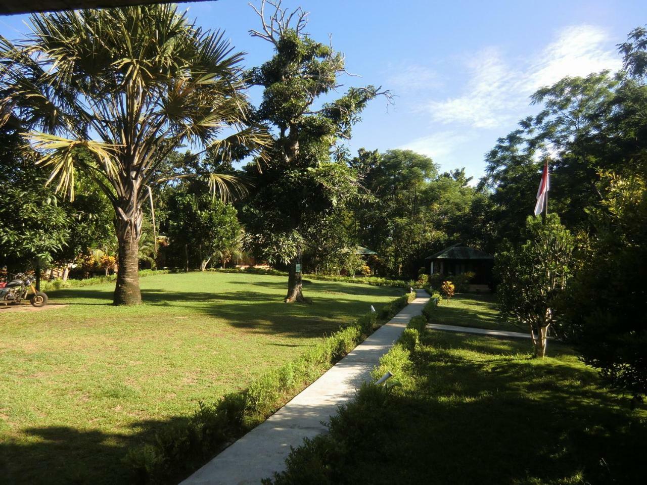 Bunaken Sea Garden Resort Экстерьер фото